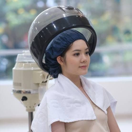 Rejuvenating facial treatment